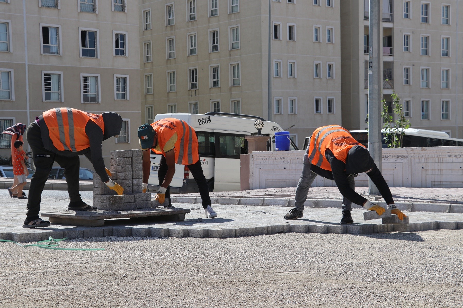 Karaköprü’de yollar kilitli parke ile döşeniyor