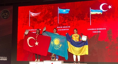 BİLEK GÜREŞİNDE BÜYÜKŞEHİR ÖDÜLE DOYMUYOR