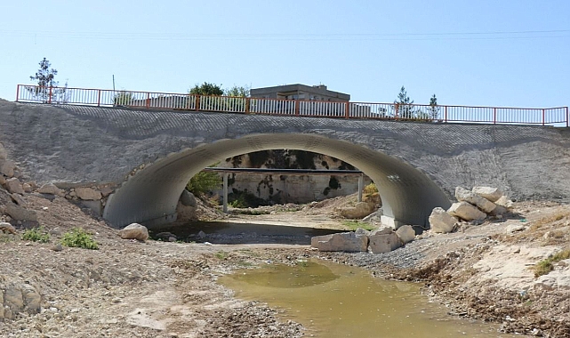 Büyükşehir, Güzelyurt’taki köprüyü hizmete sundu
