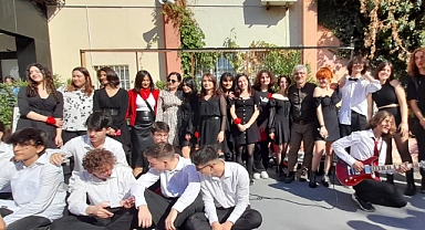 Cumhuriyet Bayramını şarkılar ile kutladılar