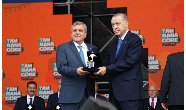 Gençliğe Yatırım Ödülü Başkan Beyazgül’e