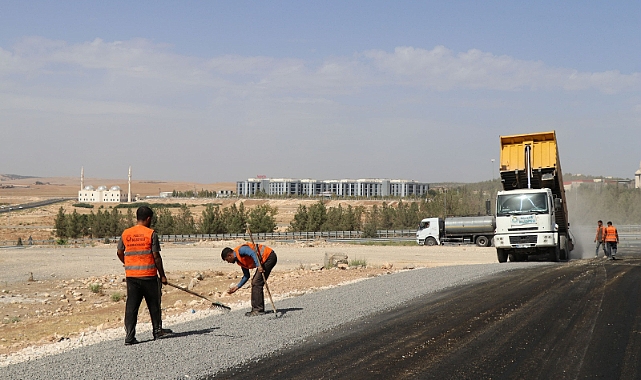 HALİLİYE’DE ASFALT ÇALIŞMALARI HIZ KAZANDI