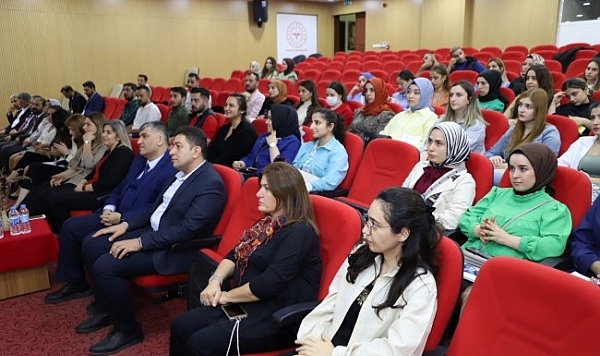 Şanlıurfa'da sağlık çalışanlarına yenidoğan canlandırma eğitimi verildi
