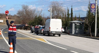 Şanlıurfa'da yol uygulamasında 19 şüpheli gözaltına alındı
