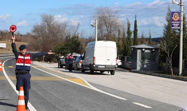 Şanlıurfa'da yol uygulamasında 19 şüpheli gözaltına alındı