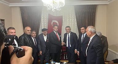 Barutçu Ailesi CHP'ye katıldı.