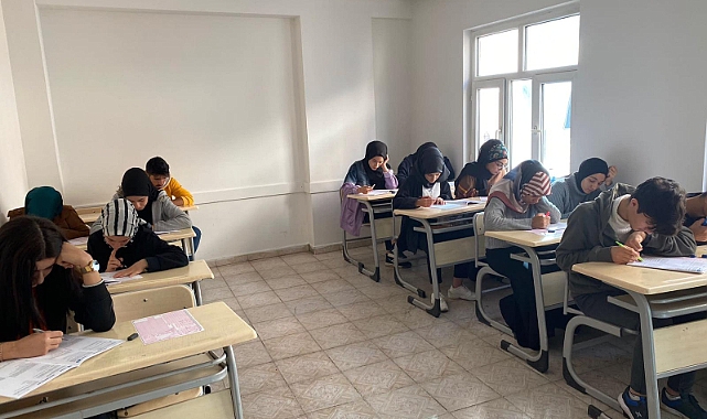Ücretsiz TYT sınavları gençlerin önünü açıyor