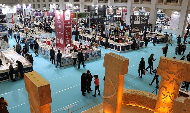 Ünlü Yazar Ve Şairler Kitap Fuarına Katılacak