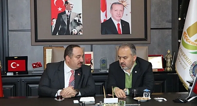 Alinur Aktaş Viranşehir'de temaslarda bulundu