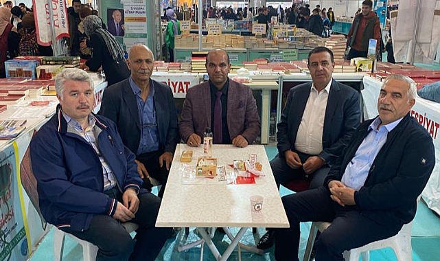 Başkan Çalışkan'dan Kitap fuarına ziyaret