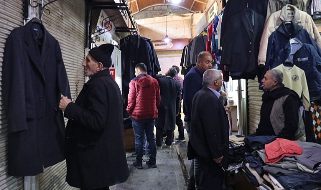 Ceketçi Pazarı (Kaçakçı Pazarı )