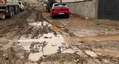 Ceylanpınar’da sokaklar çamur deryasına döndü! Vatandaş tepkili!