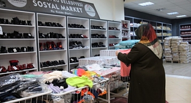 Karaköprü'de sosyal market ile ihtiyaç sahiplerinin yüzü gülüyor