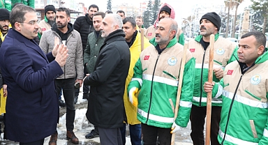 Başkan Canpolat: Karla Mücadelede Ekiplerimiz Sahada Haril Haril Çalişiyor