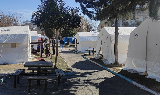Büyükşehir’den Her Gün Binlerce Depremzedeye Sıcak Yemek