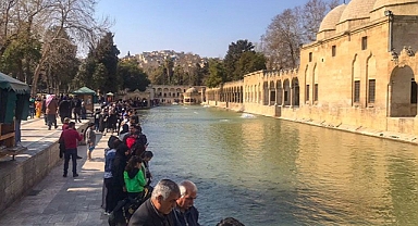 Depremden sonra Urfa’da ilk kez yoğunluk yaşandı!
