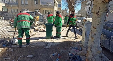 Karaköprü Belediyesi Personeli Adıyaman Sokaklarını Temizliyor