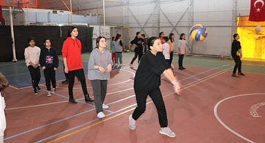 Karaköprü’de Gençler Zamanını Sporla Değerlendiriyor