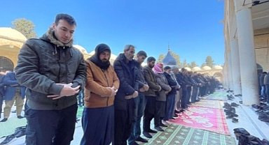 Şanlıurfa'da depremlerde vefat edenler için gıyabi cenaze namazı kılındı