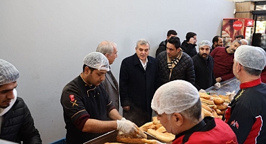Urfa'da halk ekmek üretimi 4 katına çıkarıldı!