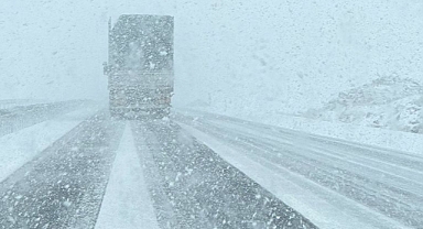 Urfa-Siverek yolu kapandı! Vatandaşlar yolda mahsur kaldı!