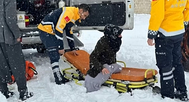 Viranşehir'de yollar kapandı: Mahsur kalan hastaya ekipler yetişti!