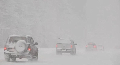 Yiyecek ulaştırıldı! Urfa'da 7 bin 80 vatandaş yolda kaldı!