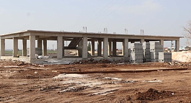 Başkan Ekinci, yapımı süren hayvan pazarında incelemelerde bulundu!