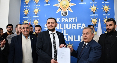 Genç Aday Adayı Parlak Resmi Müracaatını Yaptı