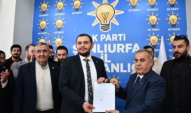 Genç Aday Adayı Parlak Resmi Müracaatını Yaptı