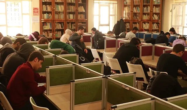 Depremzede öğrenciler sınavlara hazırlanıyor