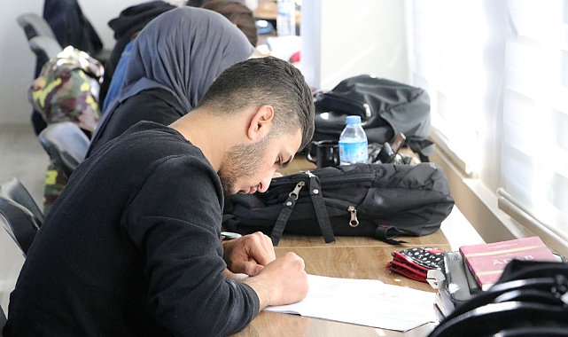 Karaköprü Belediyesi Okuma Evleriyle Gençlerin Yanında