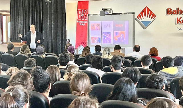 Prof.Dr Levent Eraslan öğrencilere depremi anlatı!