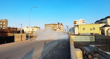 Şanlıurfa'da depremde hasar gören minarelerin yıkımı sürüyor