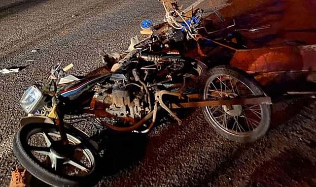 Urfa'da akşam saatlerinde motosiklet ile otomobil çarpıştı!