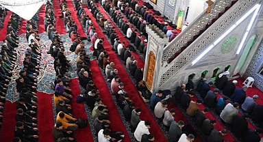 Urfa'da ilk teravih namazı eda edildi!