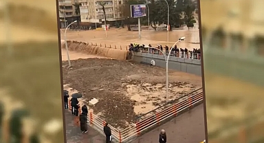 Urfa'da sel felaketinde kaç yapı hasar aldı? Vali Ayhan duyurdu