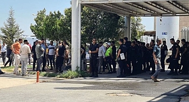Urfa’nın ilçesinde aşiret kavgası! Taş ve sopalar havada uçuştu!
