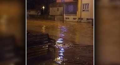 Urfa'nın ilçesinde sağanak yağış etkili oldu!