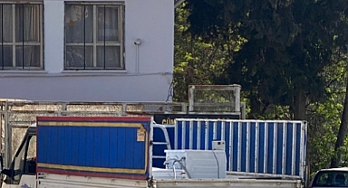 Ağır hasarlı binadaki hırsızlık girişimini polisin dikkati önledi