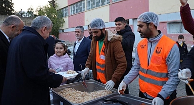 Başkan Beyazgül iftarda Bozovalılarla buluştu!
