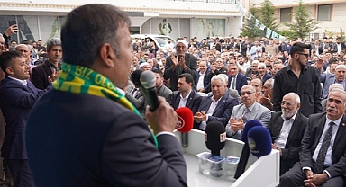 Bayramlaşma, gövde gösterisine dönüştü! Yetim: 14 Mayıs’ta coşkulu kutlama yapacağız!