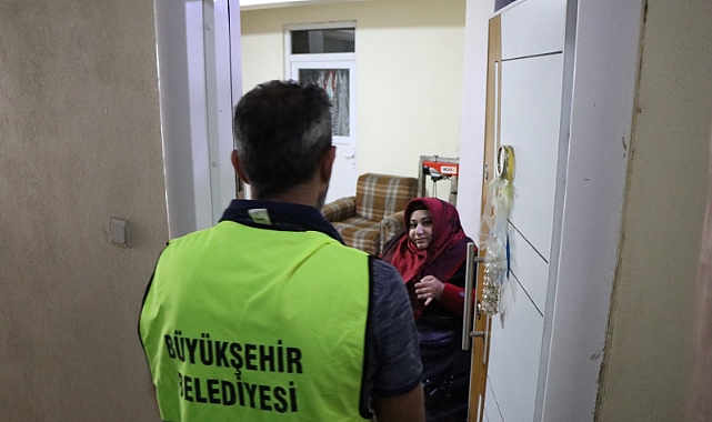 Büyükşehir Belediyesi iftar yemeği dağıtımlarını sürdürüyor