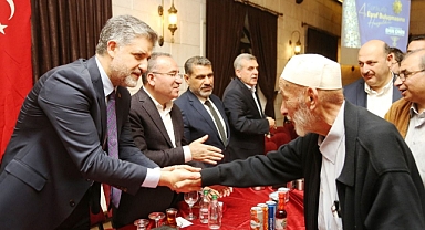 Emin Önen ve Bekir Bozdağ, Urfa eşrafı ile bir araya geldi