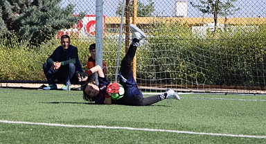 Hataylı Cünnük Kardeşler Depremin Yaralarını Futbol İle Sarıyor