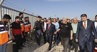 Bakan Bozdağ kayıp çocuk için devam eden arama çalışmalarını inceledi