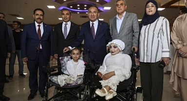 Bakan Bozdağ ve Başkan Beyazgül Şanlıurfa'da engellilerle buluştu