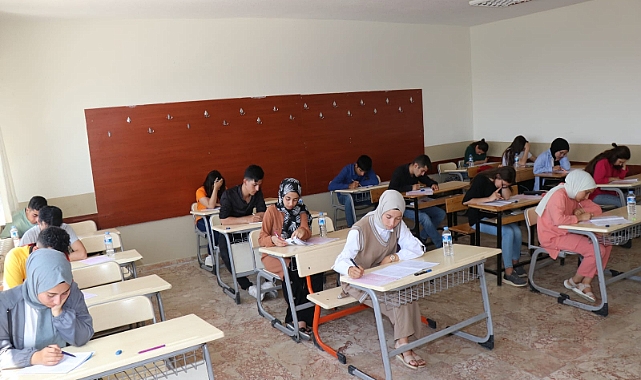 Başkan Aksoy'dan Sınavlar Öncesi Öğrencilere Destek