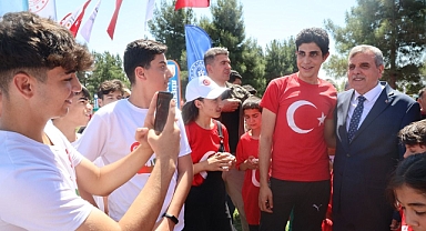 Başkan Beyazgül’den gençlere: Onlarla gurur duyuyoruz