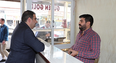 Başkan Canpolat, Esnaf Ve Vatandaşlarla İç İçe